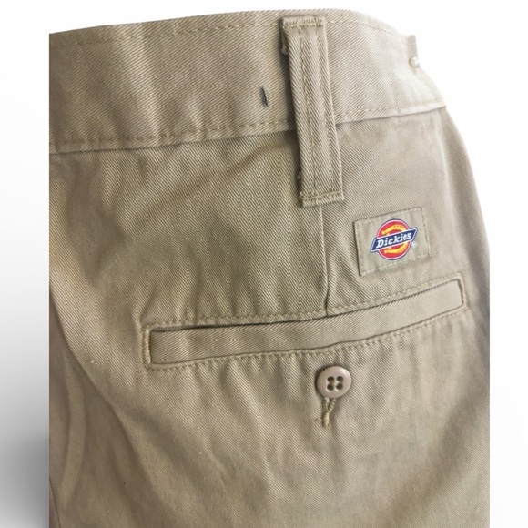 Dickies men's cargo pants in a beige,khaki, 34x30, New - Picture 5 of 10